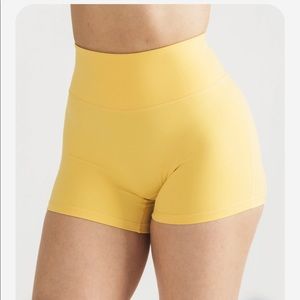 Alphalete - Pulse Surge Shorts - Citrus